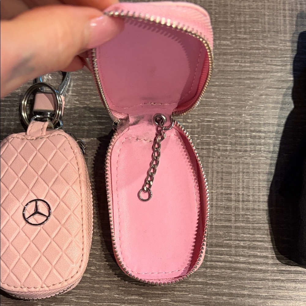 Mercedes-Benz two Pink Quilted Key fob leather case . Authentic - Picture 2 of 4